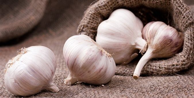 Aglio per curare i vermi